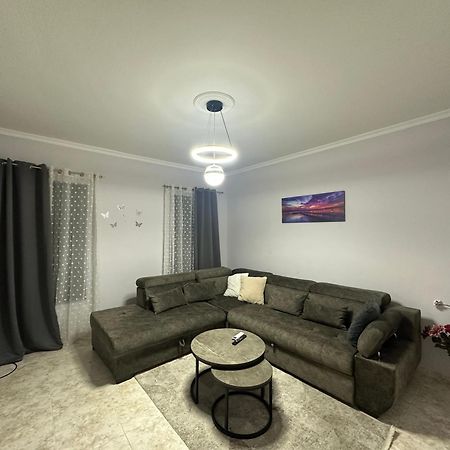 Nunu'S Place At Top Location Blloku 地拉那 外观 照片