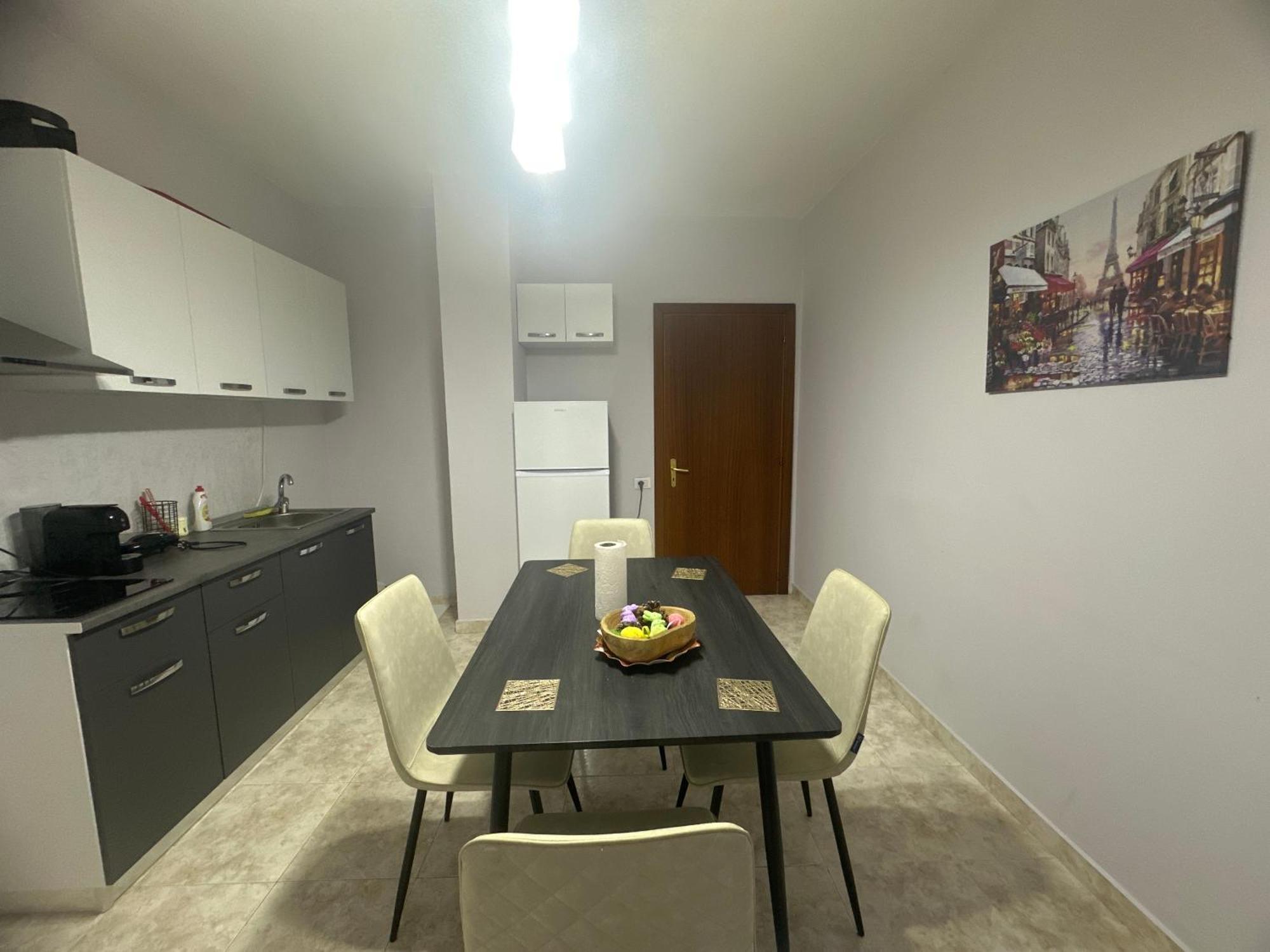 Nunu'S Place At Top Location Blloku 地拉那 外观 照片