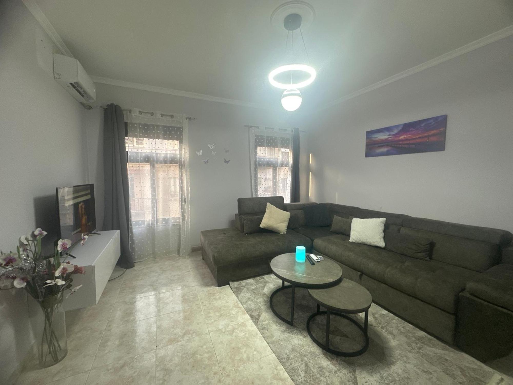 Nunu'S Place At Top Location Blloku 地拉那 外观 照片